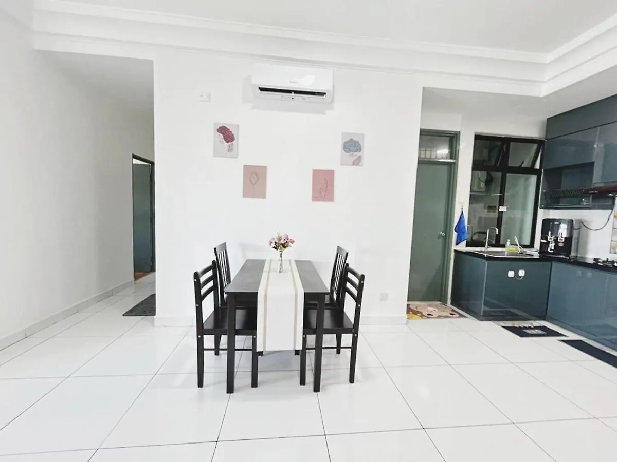 Next To Paradigm Mall Escape Jb,3Br, Up To 10 Person, 新山 0*,  马来西亚